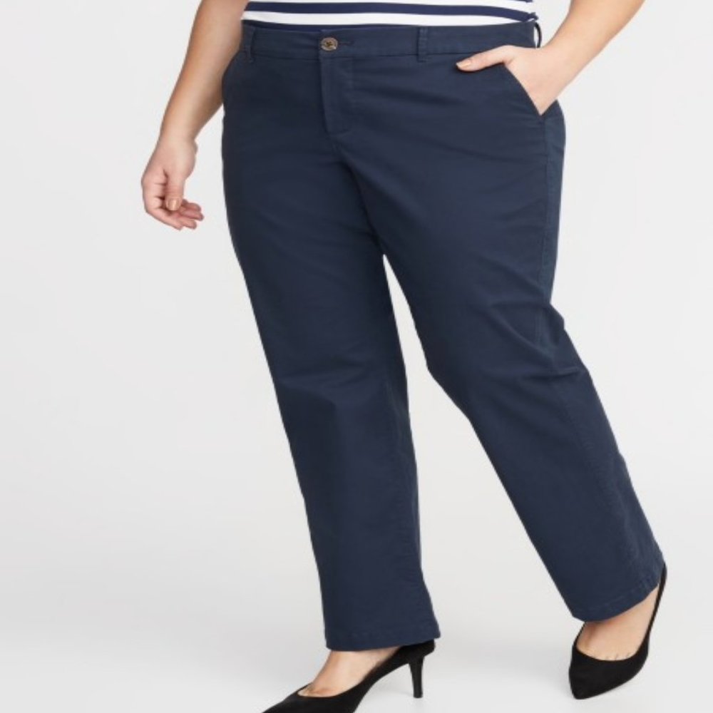Old Navy Secret-Slim Pockets Plus-Size Everyday Boot-Cut - 26 Plus Short